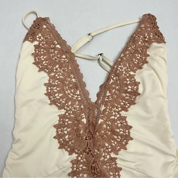 BLUE LIFE Eclipse Ivory and Tan One Piece Swimsuit Size Medium - Picture 4 of 7